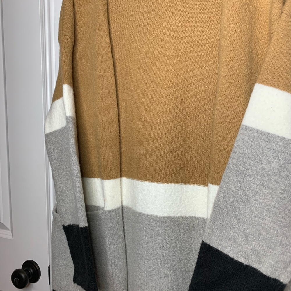 Colorblock Cardigan - Picture 2 of 3